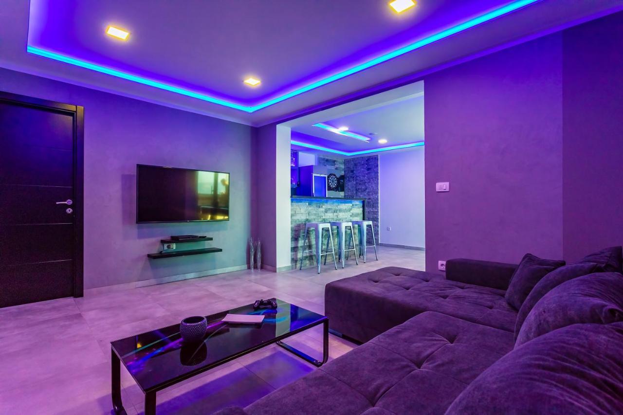 Villa Belvedere With Heated Pool, Billiards, Media Room, Sea Views,10 Pax Omiš Εξωτερικό φωτογραφία