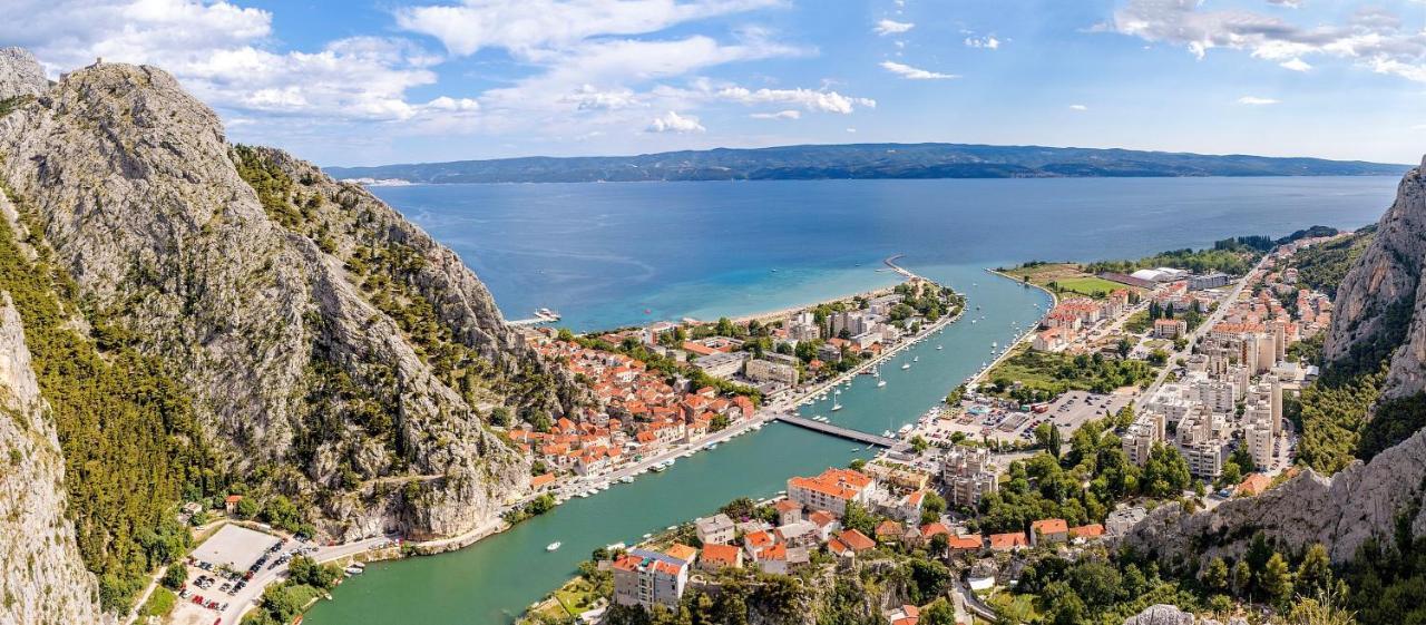 Villa Belvedere With Heated Pool, Billiards, Media Room, Sea Views,10 Pax Omiš Εξωτερικό φωτογραφία