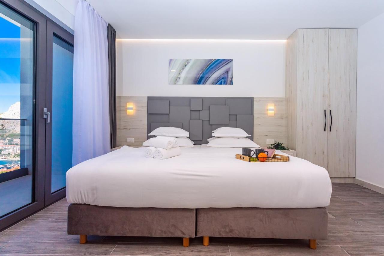 Villa Belvedere With Heated Pool, Billiards, Media Room, Sea Views,10 Pax Omiš Εξωτερικό φωτογραφία