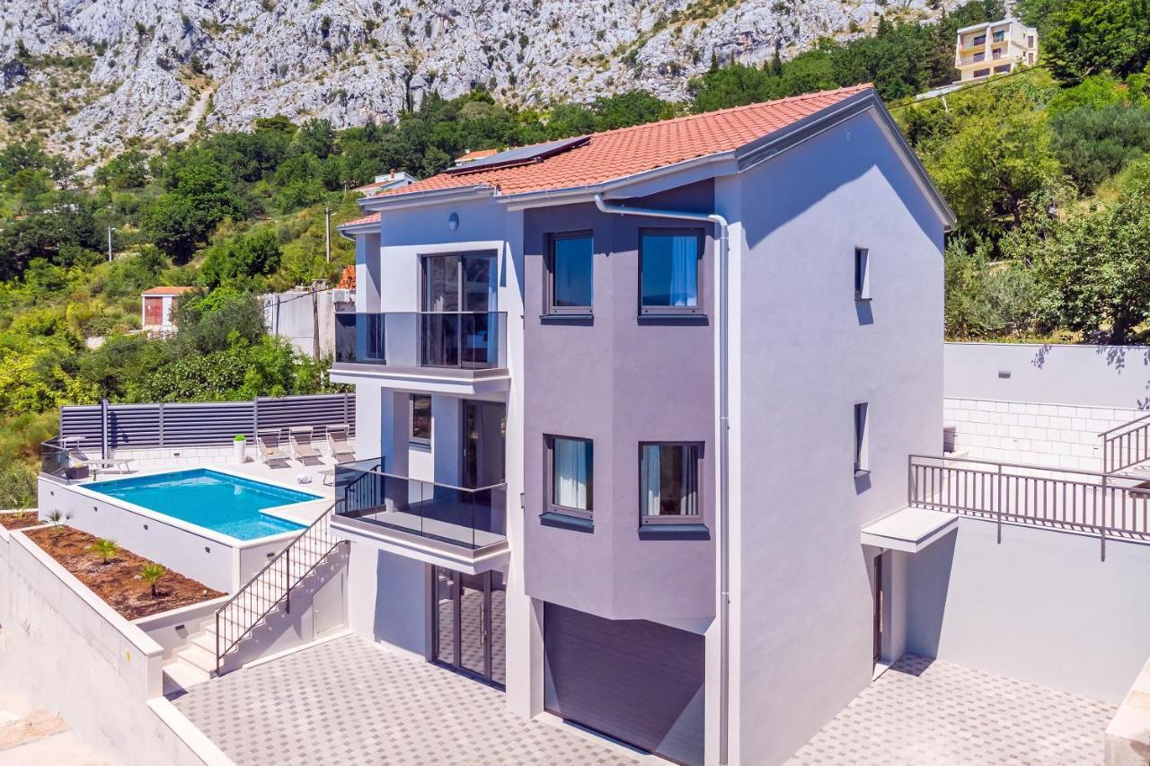 Villa Belvedere With Heated Pool, Billiards, Media Room, Sea Views,10 Pax Omiš Εξωτερικό φωτογραφία