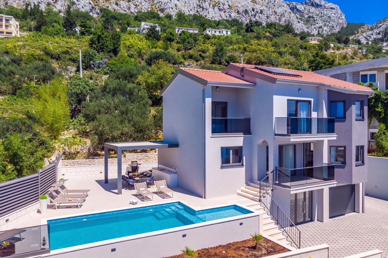 Villa Belvedere With Heated Pool, Billiards, Media Room, Sea Views,10 Pax Omiš Εξωτερικό φωτογραφία